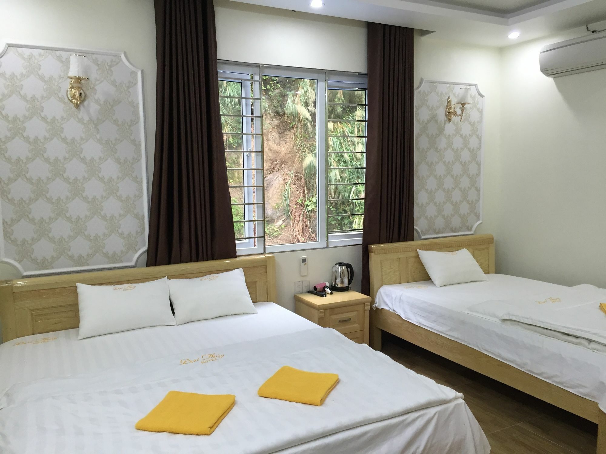 Dai Thuy Hotel Catba Dong Khe Sau Exterior foto
